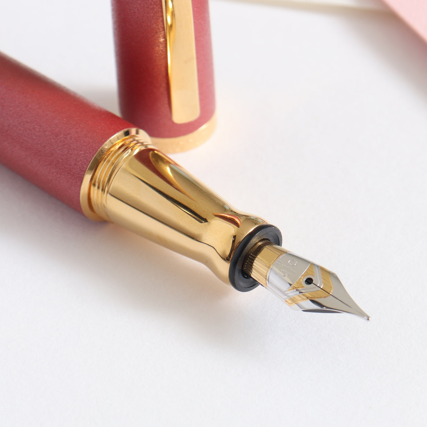 Otto Hutt Design 06 Ruby Red Fountain Pen