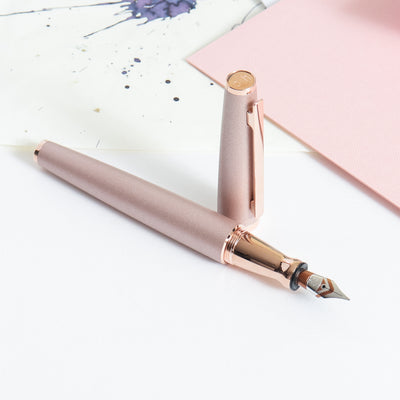 Otto Hutt Design 06 Seashell Pink Fountain Pen