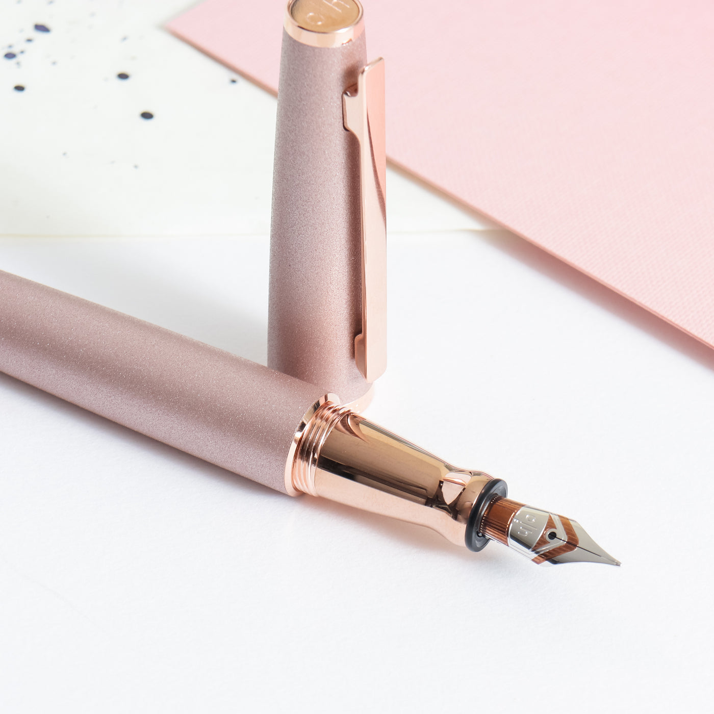 Otto Hutt Design 06 Seashell Pink Fountain Pen