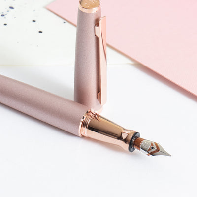 Otto Hutt Design 06 Seashell Pink Fountain Pen
