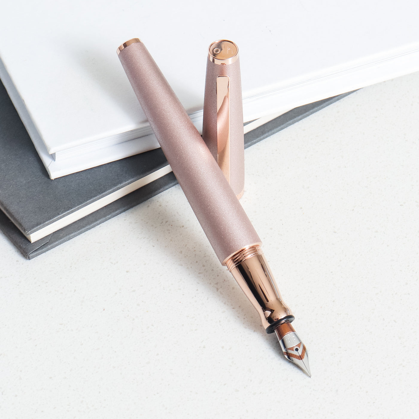 Otto Hutt Design 06 Seashell Pink Fountain Pen
