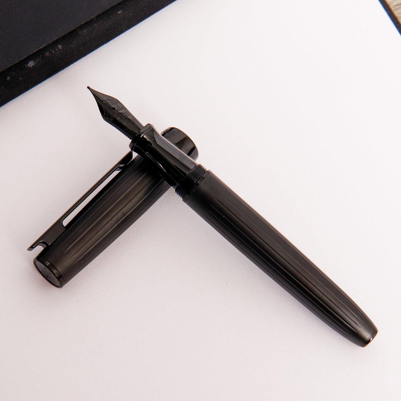 Otto Hutt Design 07 PVD All Black Fountain Pen