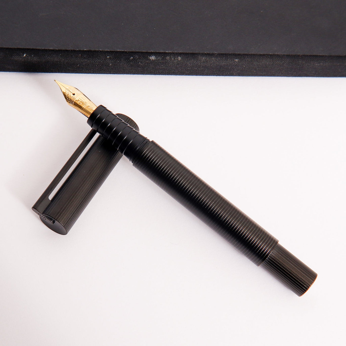 Otto Hutt Design 08 PVD All Black Fountain Pen