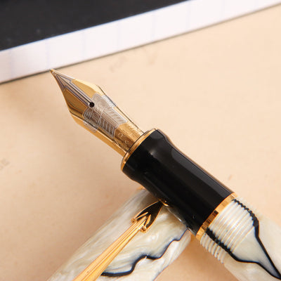 Parker-Duofold-Centennial-Pearl-&-Black-Fountain-Pen-Nib