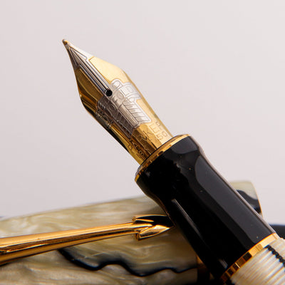 Parker Duofold Centennial Pearl & Black Fountain Pen & Ballpoint Set Fountain Pen Nib.jpg