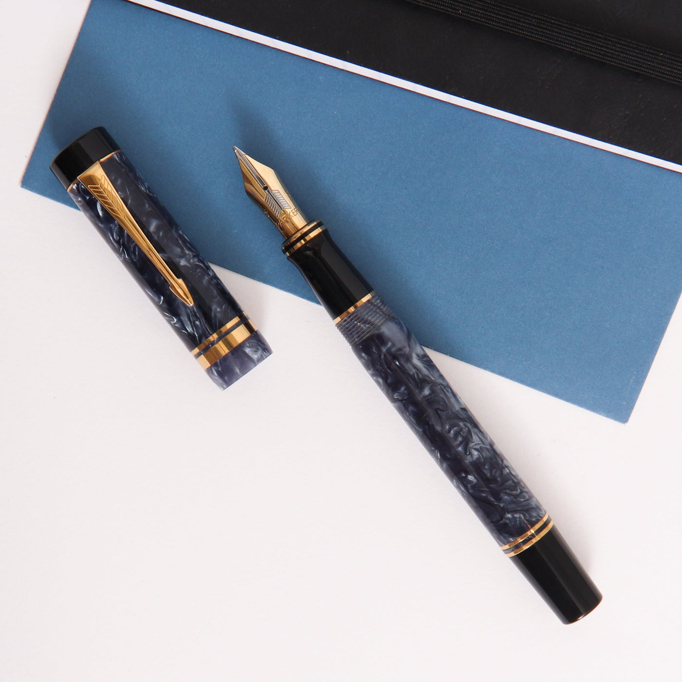 Parker Duofold International Blue Marble Fountain Pen With Gold Trim