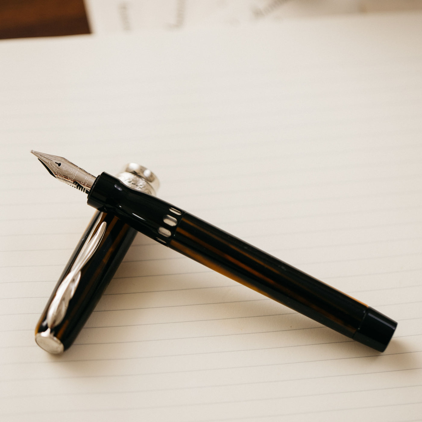 Pineider Arco Blue Bee Fountain Pen