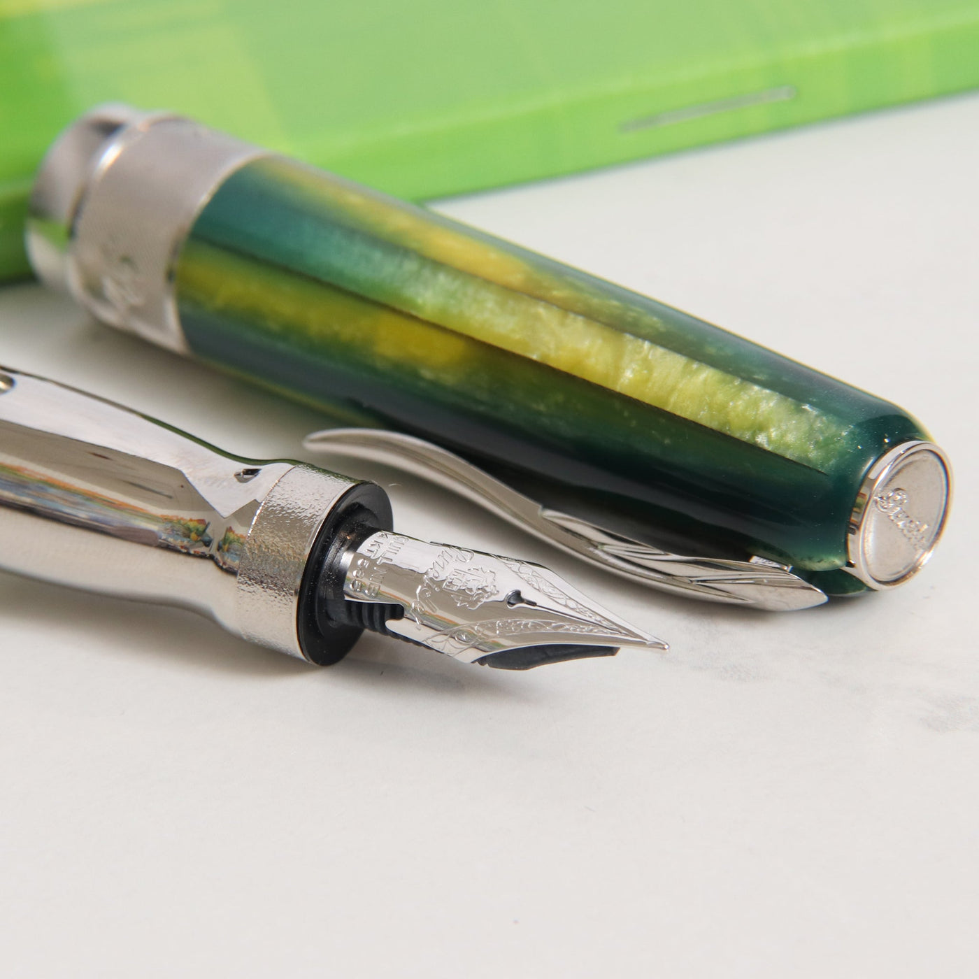 Pineider Arco Bysantium Lemon Grass Fountain Pen Nib Details