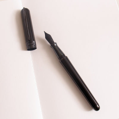 Pineider Avatar Glossy Black Fountain Pen