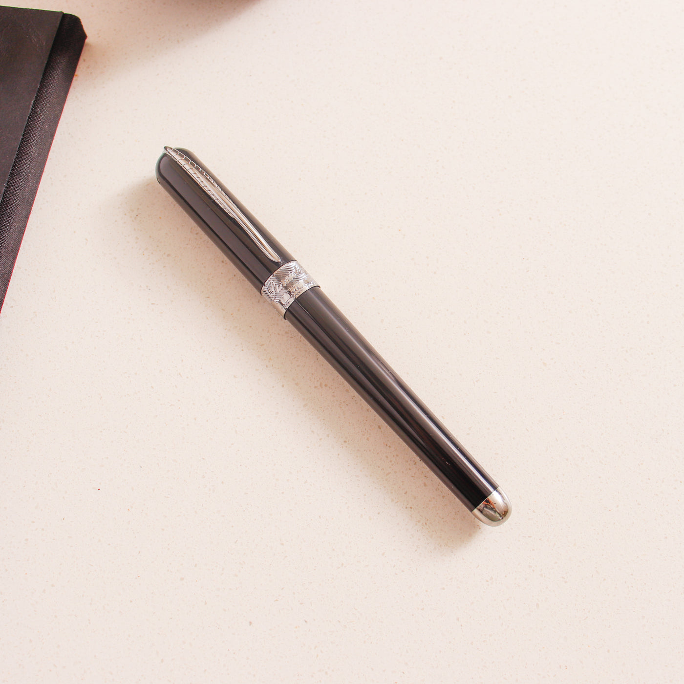 Pineider Avatar Graphene Black Fountain Pen