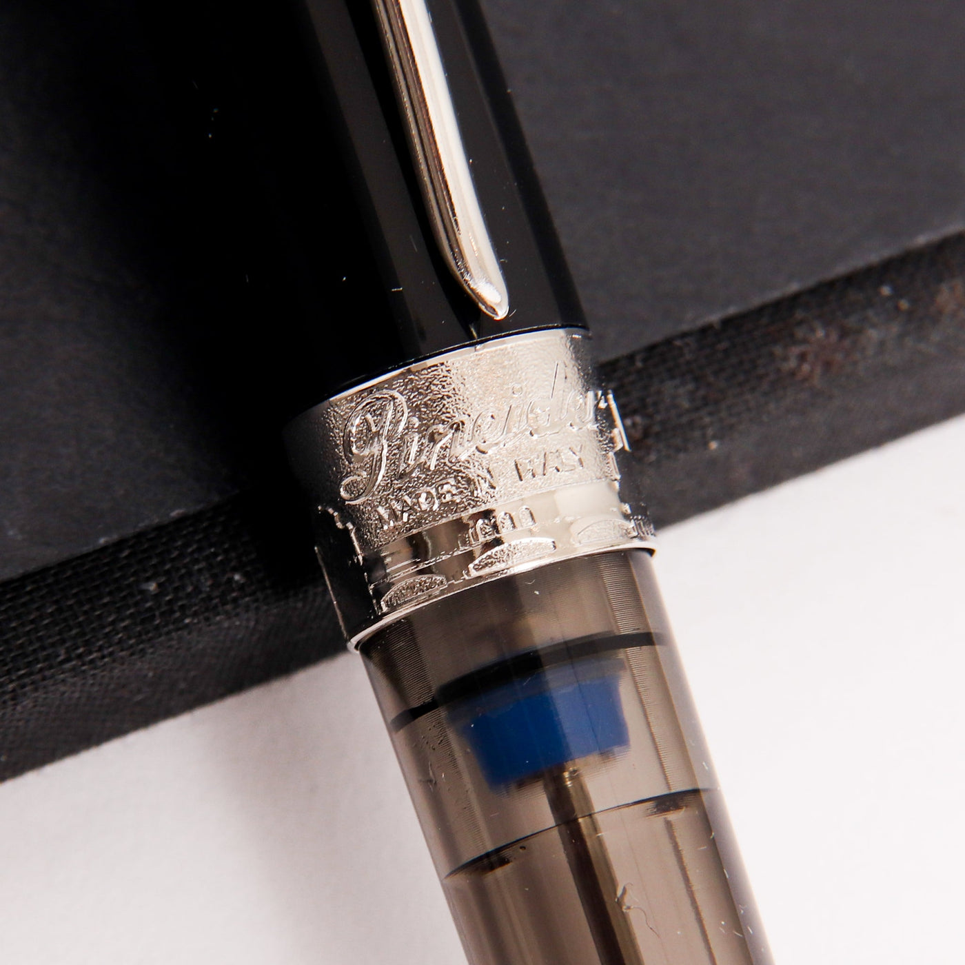 Pineider Avatar Twin Tank Touchdown Graphene Black Fountain Pen Center Band