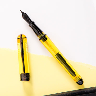 Pineider Avatar UR Demo Black Lemon Fountain Pen Yellow