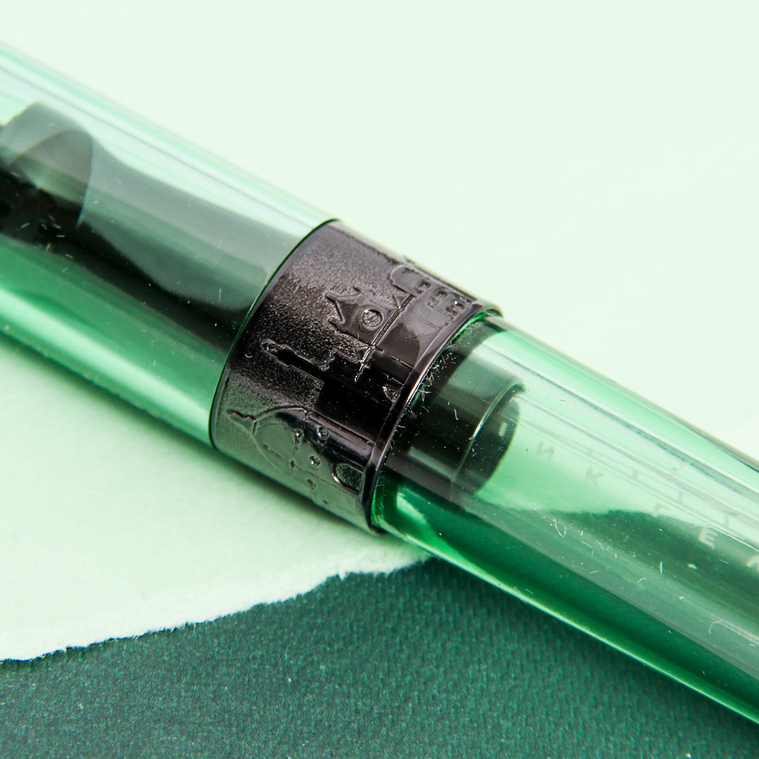 Pineider Avatar UR Demo Black Fountain Pen - Mint – Truphae