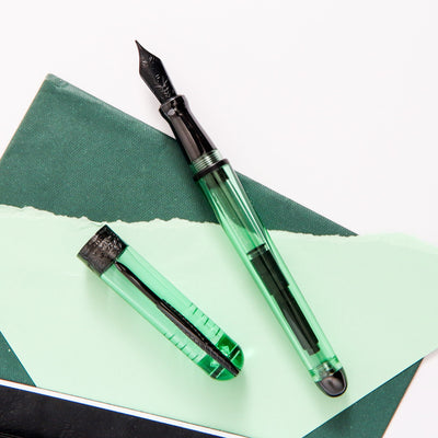 Pineider Avatar UR Demo Black Mint Fountain Pen Green