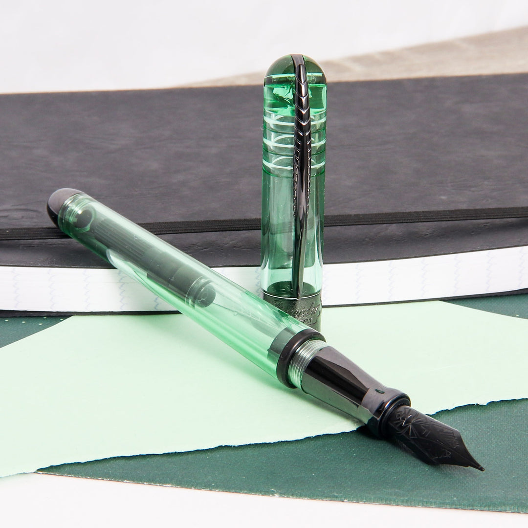 Pineider Avatar UR Demo Black Fountain Pen - Mint – Truphae