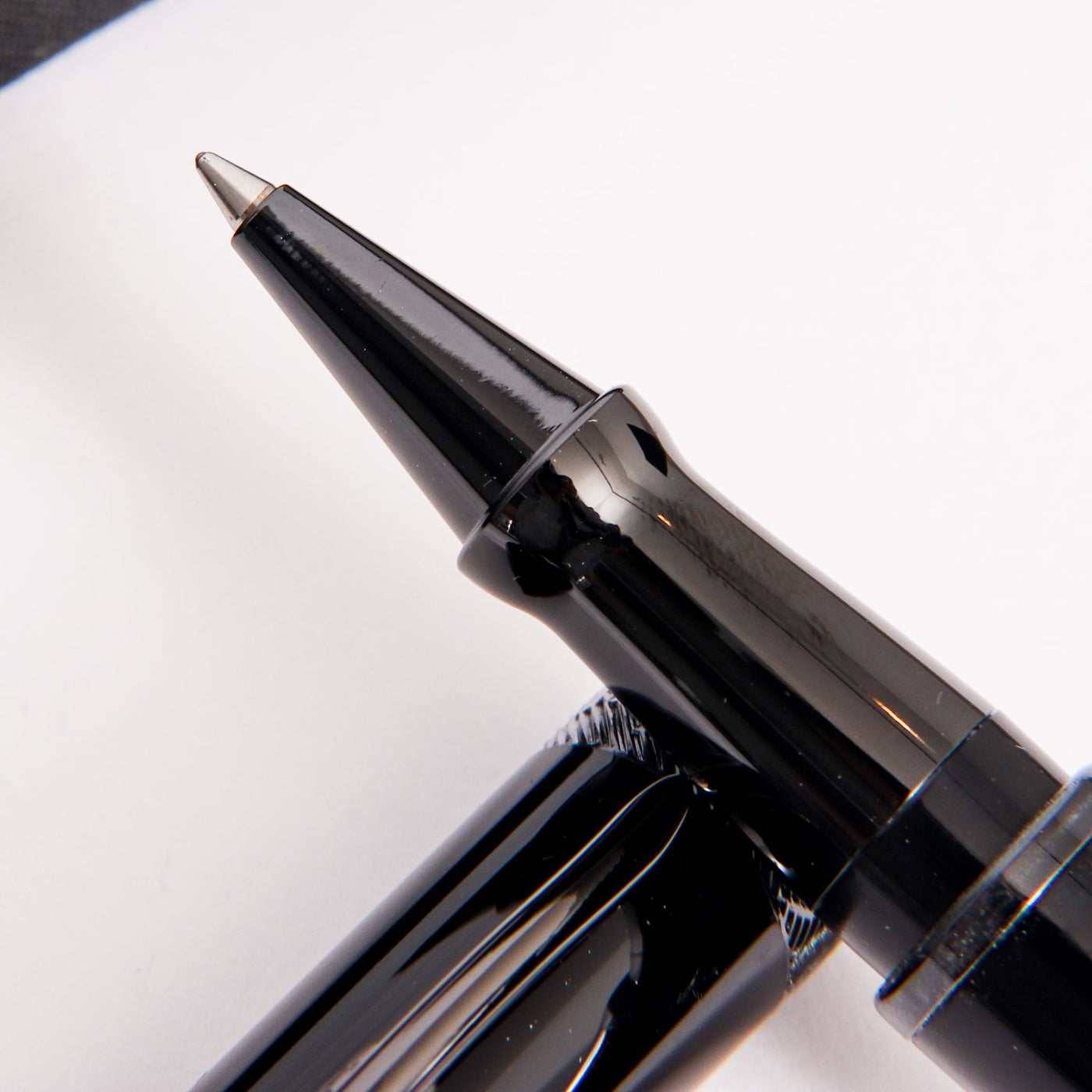 Pineider Avatar UR Glossy Black Rollerball Pen Tip