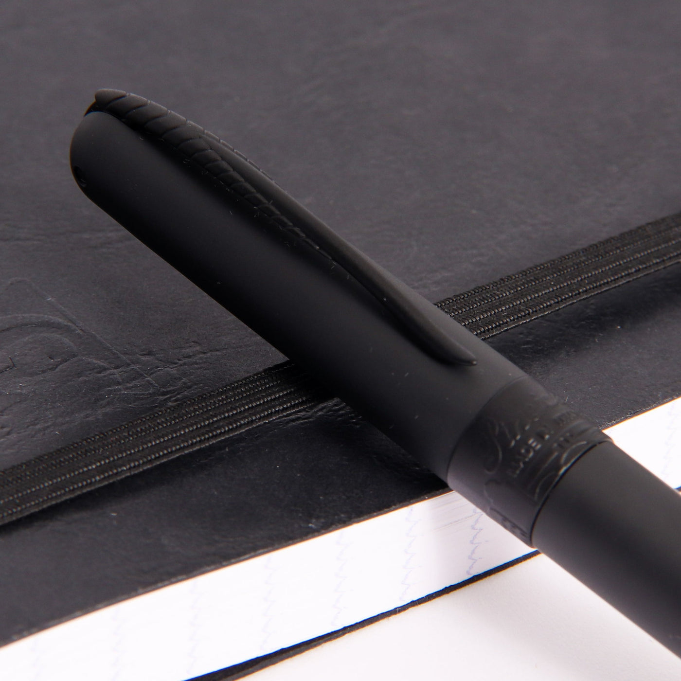 Pineider-Avatar-UR-Matte-Black-Ballpoint-Pen-Clip