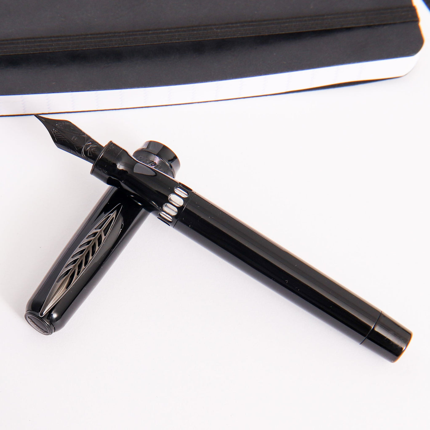 Pineider La Grande Bellezza Rocco Black with Black Trim Fountain Pen Cap Off