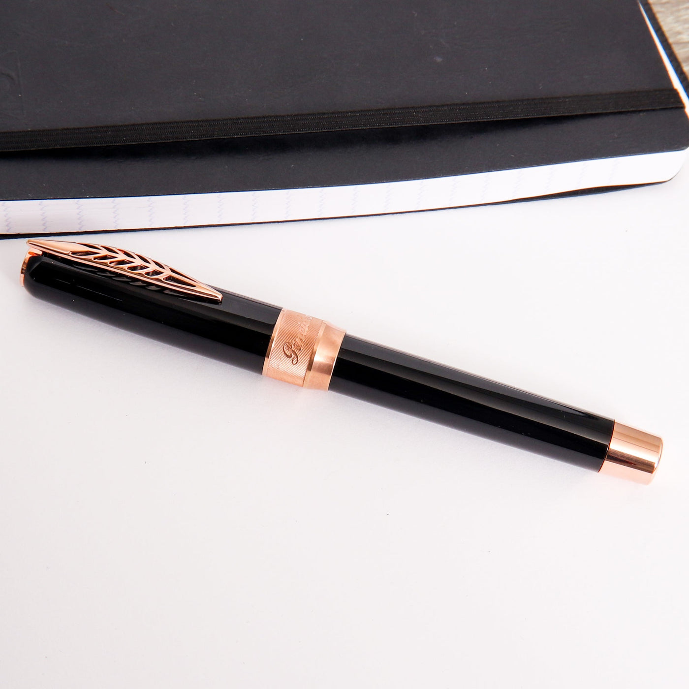 Pineider La Grande Bellezza Rocco Black with Rose Gold Trim Fountain Pen Capped