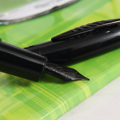 Pineider Modern Times All Black Fountain Pen Nib Details