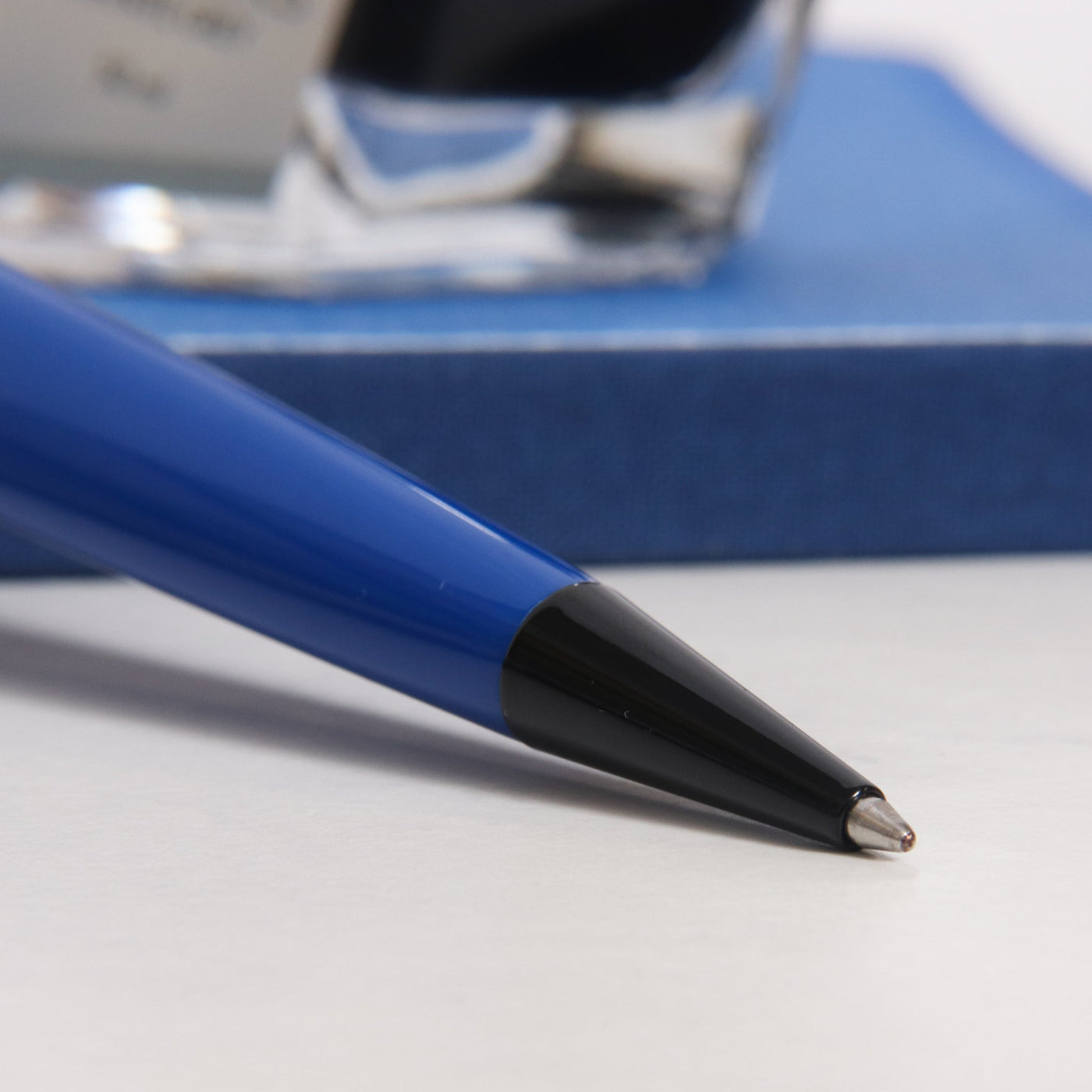 Pineider Modern Times Ocean Blue & Black Ballpoint Pen Tip