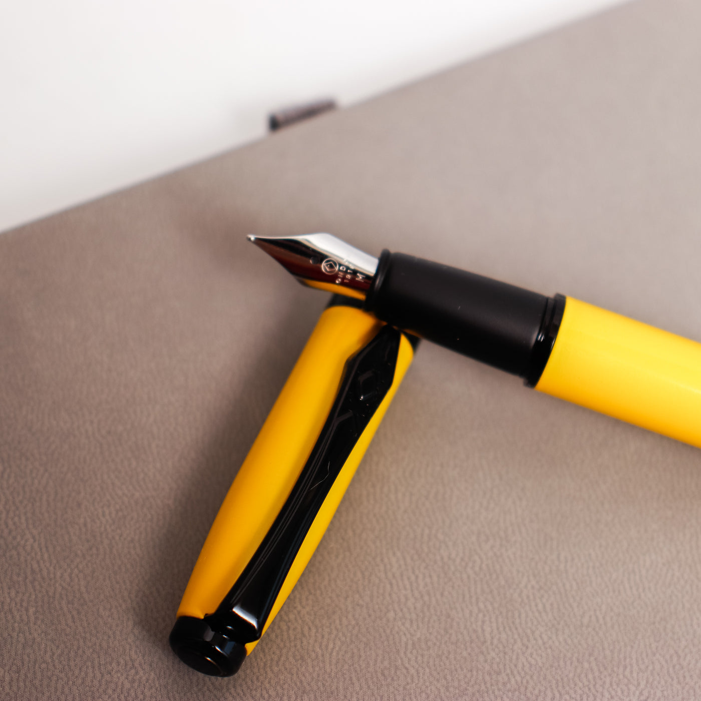 Platignum Studio Yellow Fountain Pen