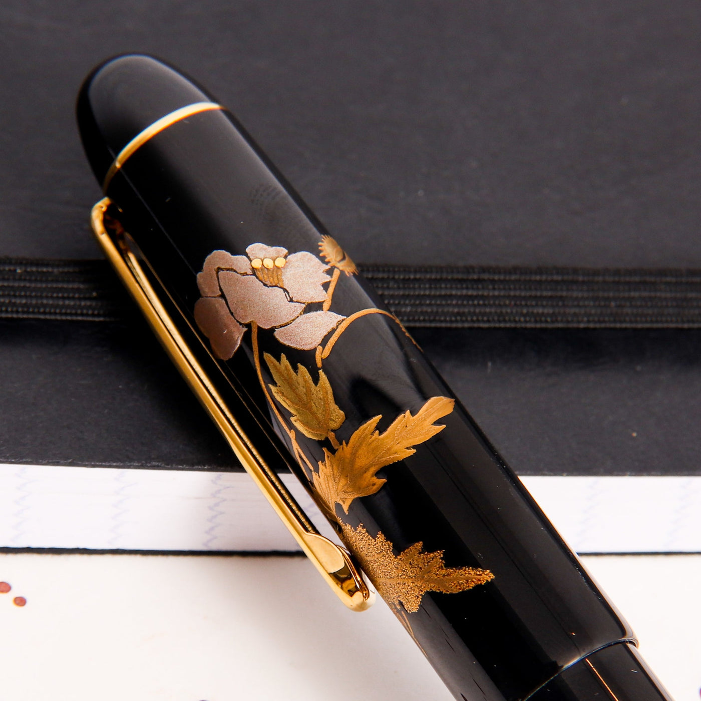 Platinum 3776 Century Urushi Maki e Poppy Fountain Pen Artwork On Cap