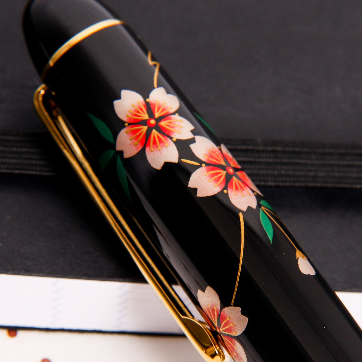 Platinum 3776 Century Urushi Maki e Sakura Fountain Pen Artwork On Cap