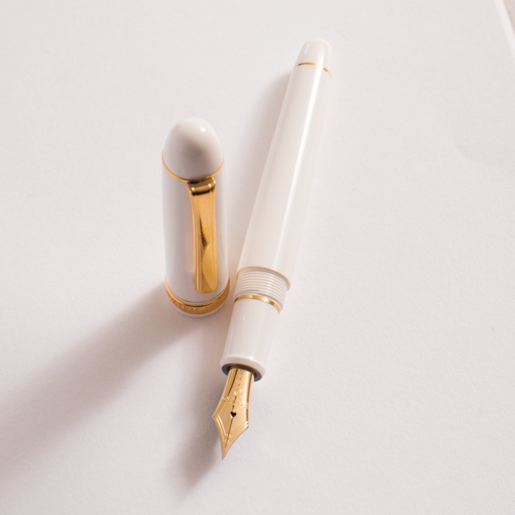 Platinum 3776 chenonceau white Clearance