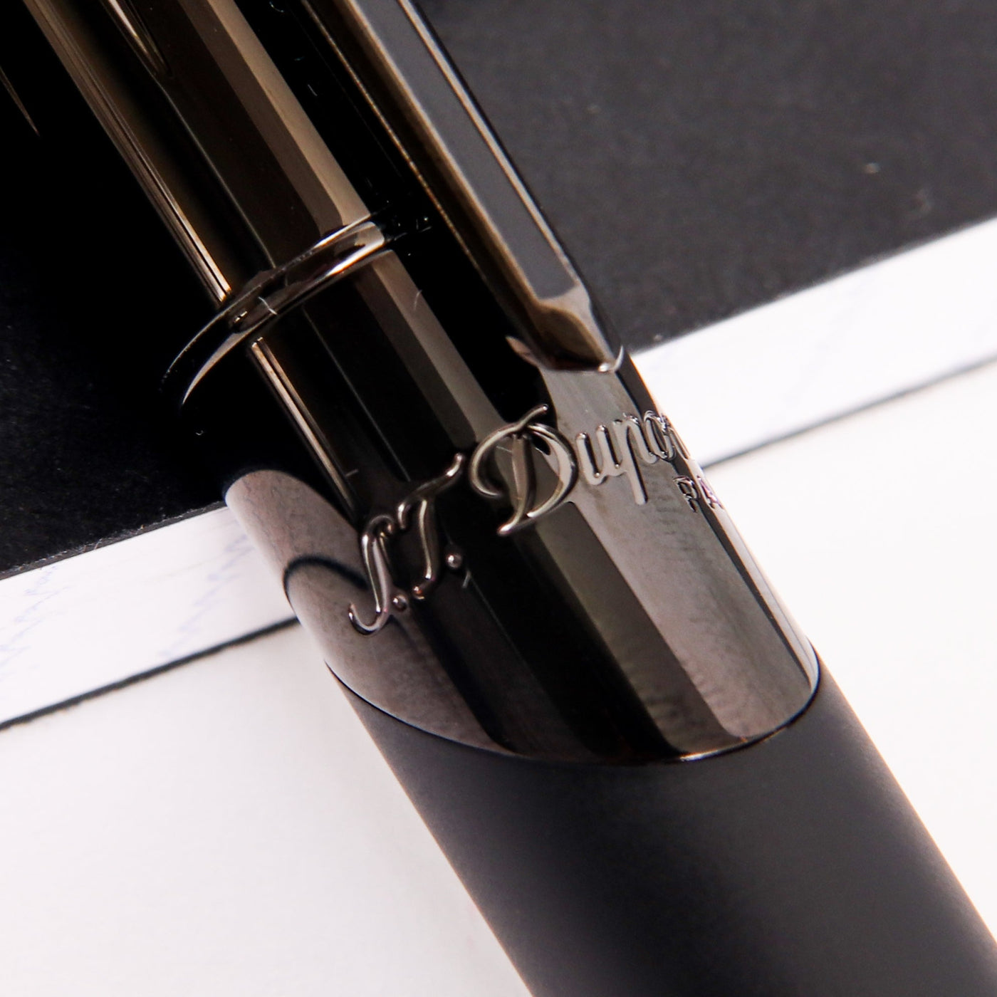 ST-Dupont-Defi-Millennium-Matte-Black-Fountain-Pen-Center-Band