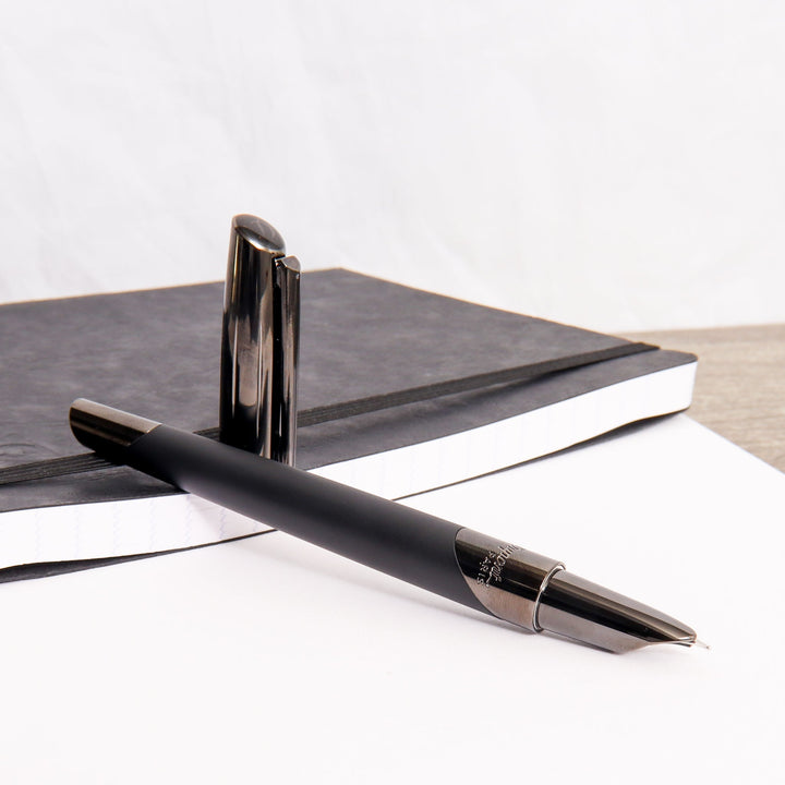 S.T DuPont Defi 万年筆　ガンメタル　M字 S.T DuPont Defi 万年筆 ガンメタル M字