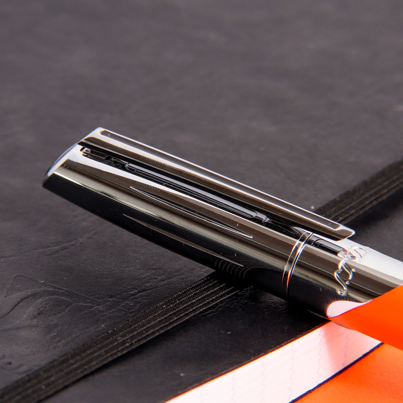 ST-Dupont-Defi-Millennium-Matte-Orange-Fountain-Pen-Clip