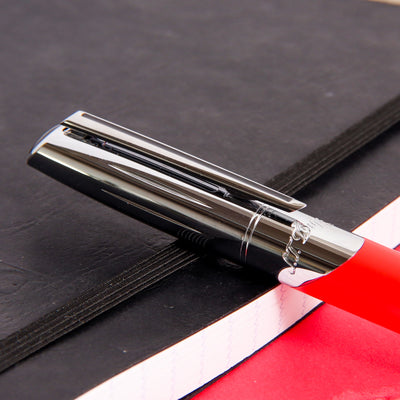 ST-Dupont-Defi-Millennium-Matte-Red-Fountain-Pen-Clip