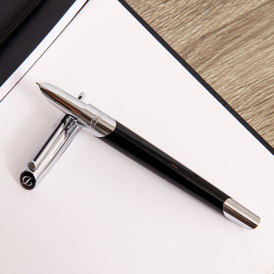 ST-Dupont-Defi-Millennium-Shiny-Black-Fountain-Pen