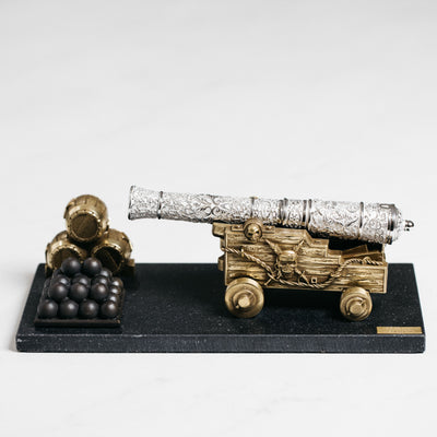 ST Dupont Ultra Exclusive Pirates Fountain Pen & Sculpture