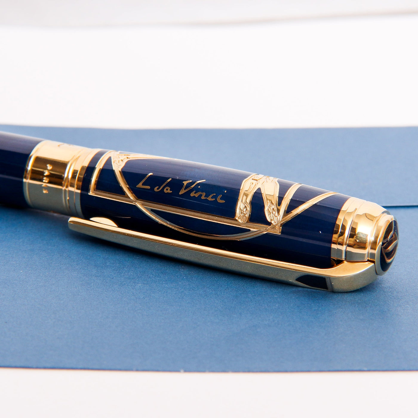 ST Dupont Line D Large Blue Vitruvian Man Fountain Pen L da Vinci Signature