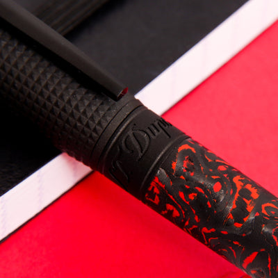 ST-Dupont-Line-D-Large-Carbon-Fiery-Lava-Fountain-Pen-Center-Band