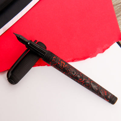 ST-Dupont-Line-D-Large-Carbon-Fiery-Lava-Fountain-Pen