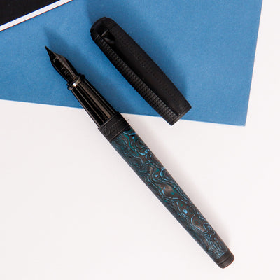 ST-Dupont-Line-D-Large-Carbon-Glacial-Cave-Fountain-Pen-With-Black-Trim