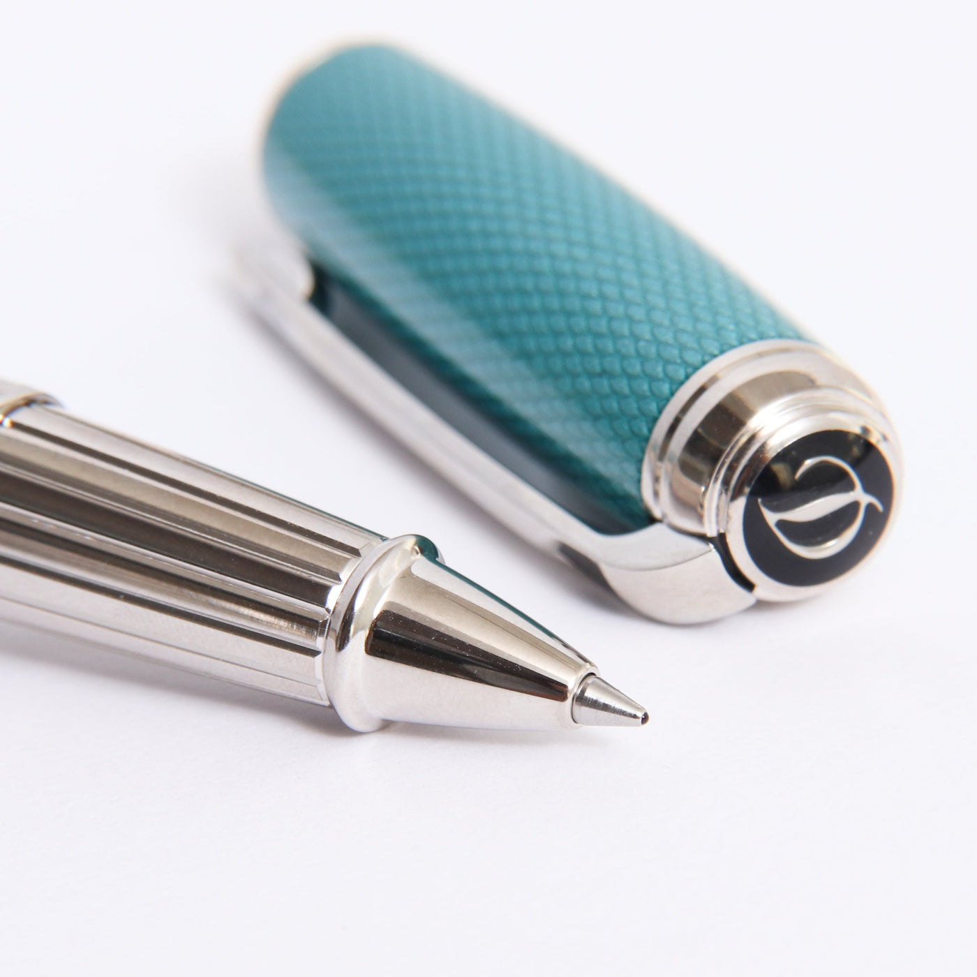 ST Dupont Line D Large Diamond Guilloche Aquamarine Rollerball Pen Tip Details