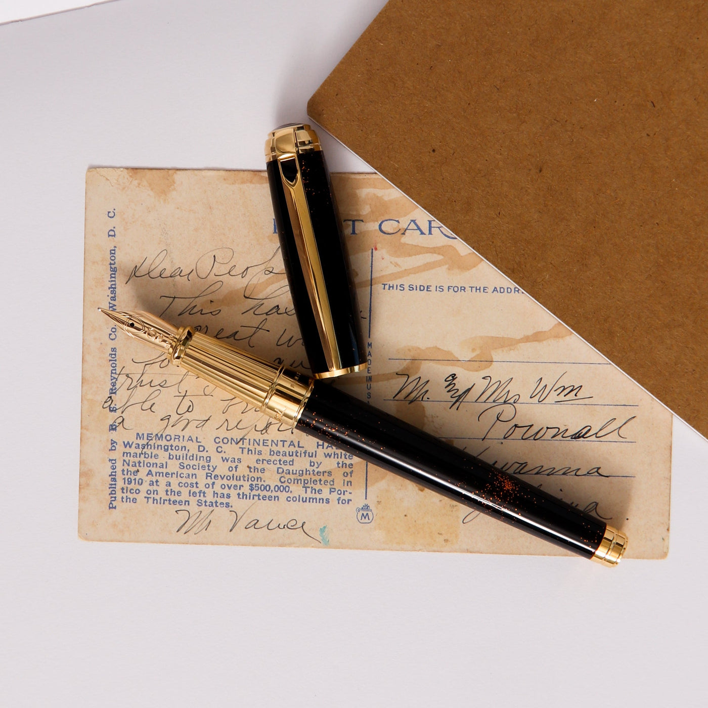 ST-Dupont-Line-D-Large-Gold-Dust-Fountain-Pen-Uncapped
