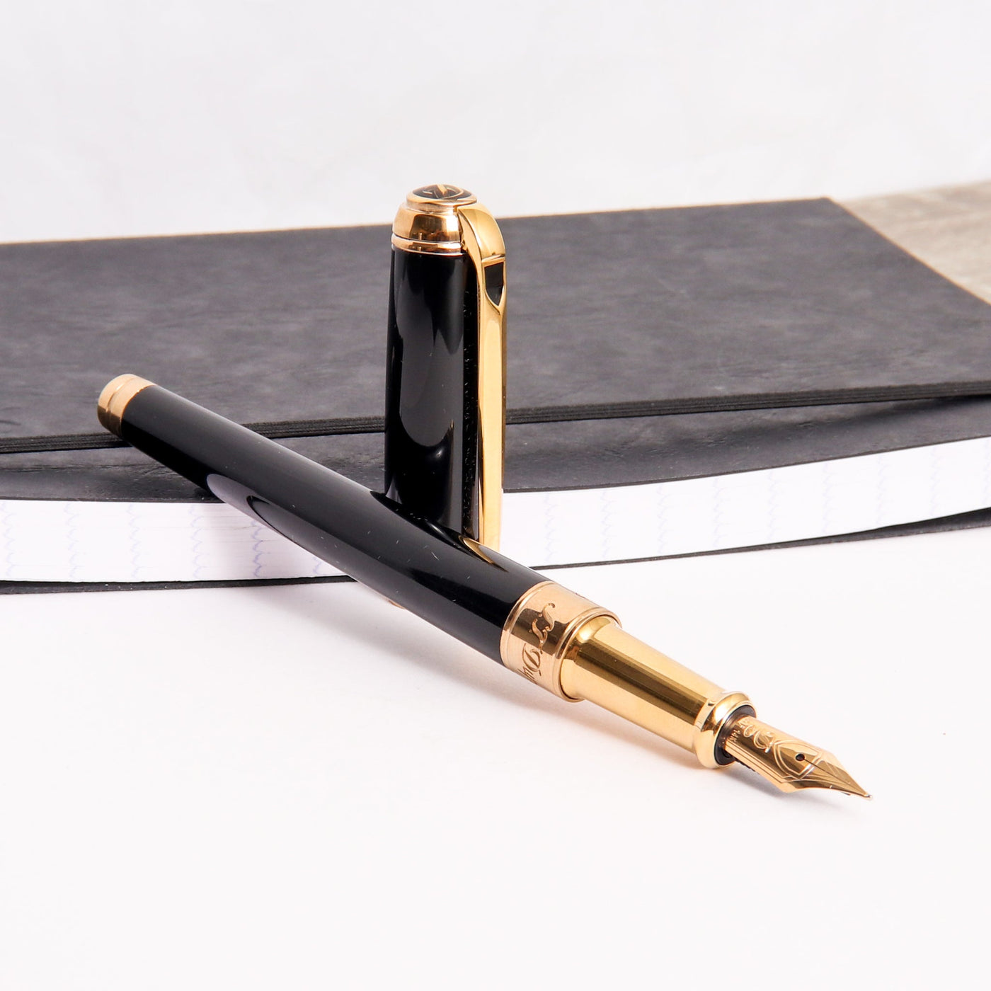 ST Dupont Line D Medium Black Gold Fountain Pen Uncapped