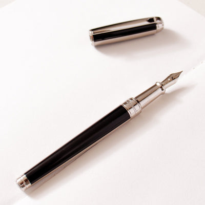 ST Dupont Line D Windsor Fountain Pen