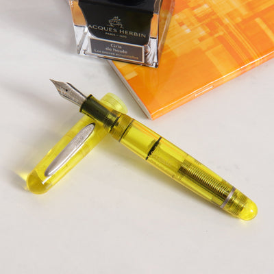 Stipula Etruria Rainbow Transparent Yellow Fountain Pen