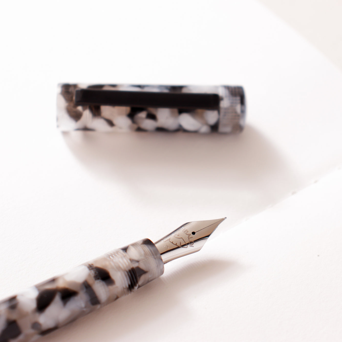 Tibaldi Perfecta LP Vinyl Grey Fountain Pen