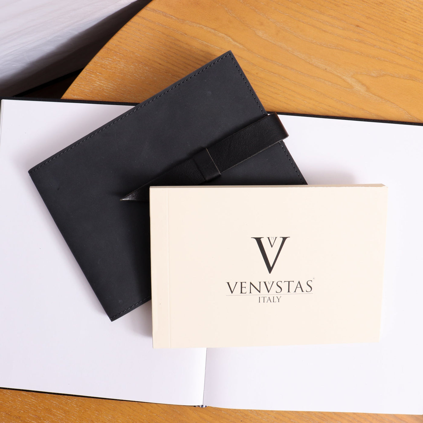 Venvstas Refillable Black Leather Journal With Box