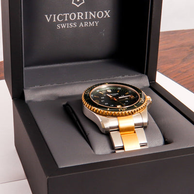 Victorinox-Swiss-Army-Maverick-Two-Tone-Gold-Green-Dial-Watch-241605-Packaging