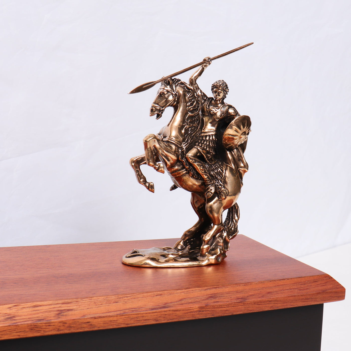 Visconti Alexander the Great Limited Edition Fountain Pen Gold Statue