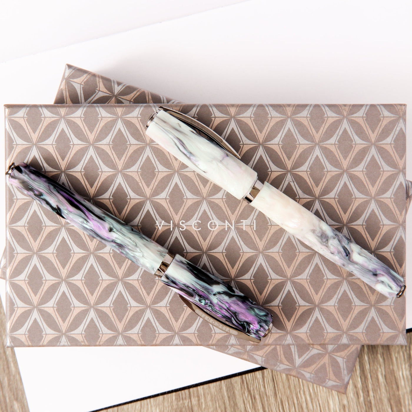 Visconti Divina Abalone Brooks Resin Ruthenium Fountain Pen Multicolored Resin