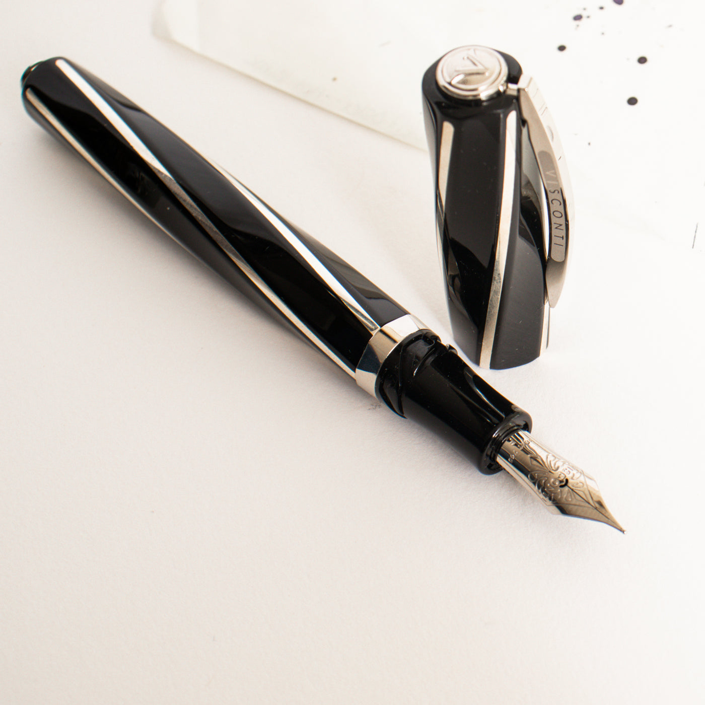 Visconti Divina Black Fountain Pen